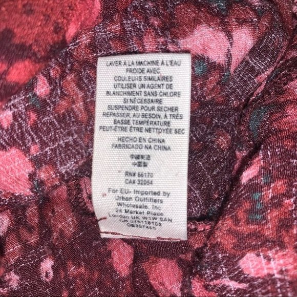 Free People Romper Size Small Red Pink Floral "All  The Right Ruffles" Faux-Wrap - Picture 12 of 12